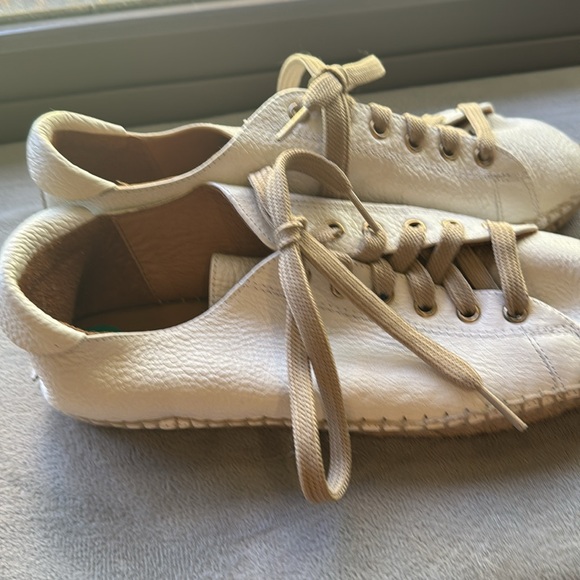 Beautiful ladies leather lace up shoes made in Spain. Size 39. Worn a few times. - Picture 4 of 8
